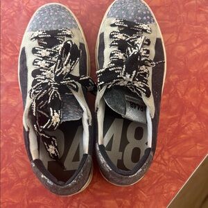 Black and Gray Patterned Casual Sneakers